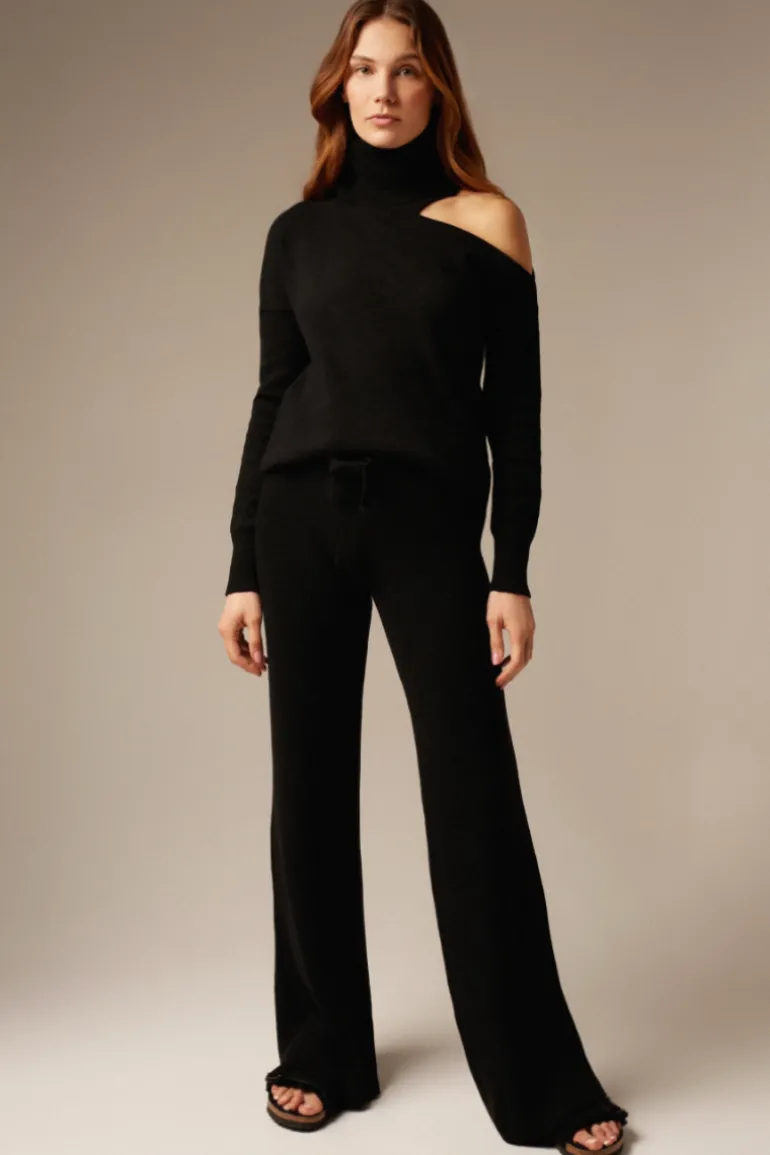 Knitwear<CULT MIA ABBIE CASHMERE SWEATER IN Black
