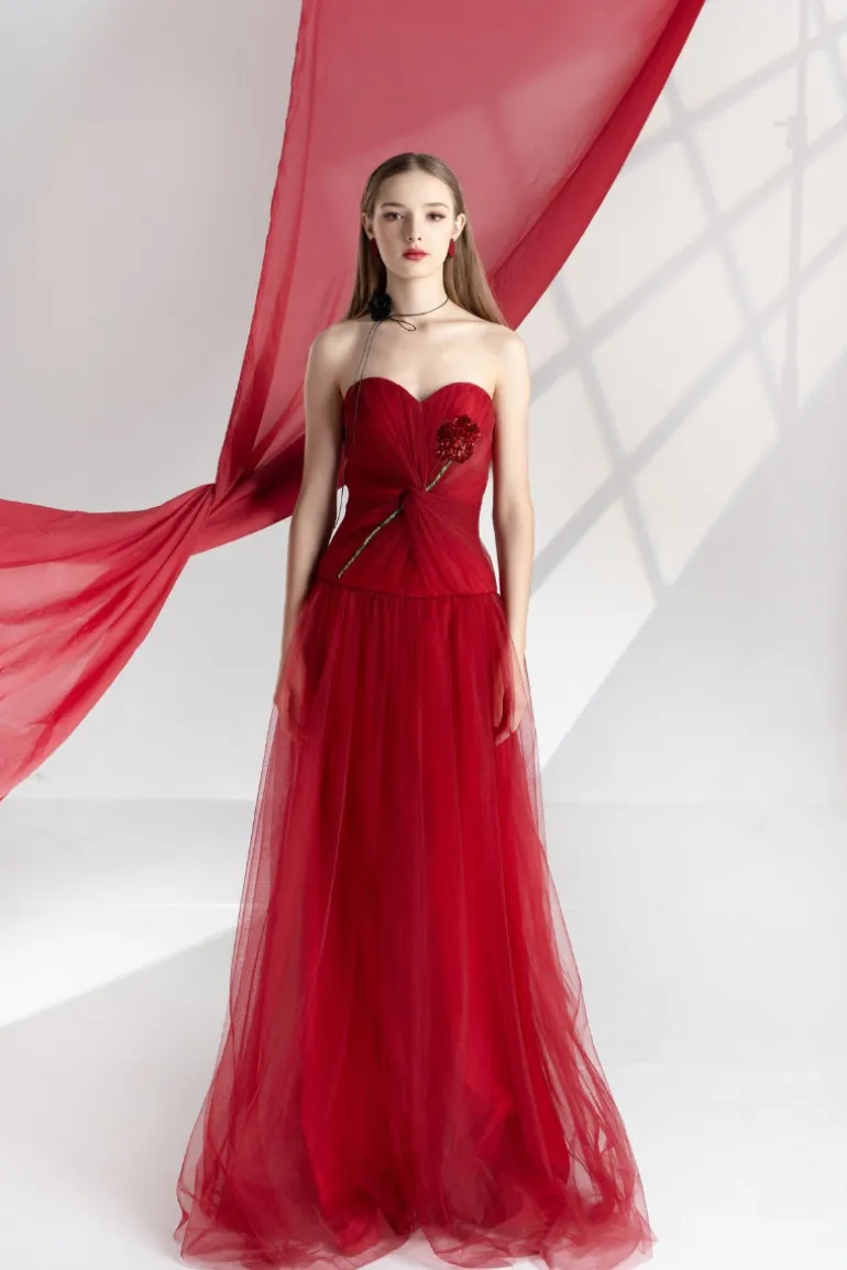 Dresses | Gowns<CULT MIA ALENA A-LINE SWEETHEART NECK MESH GOWN Red