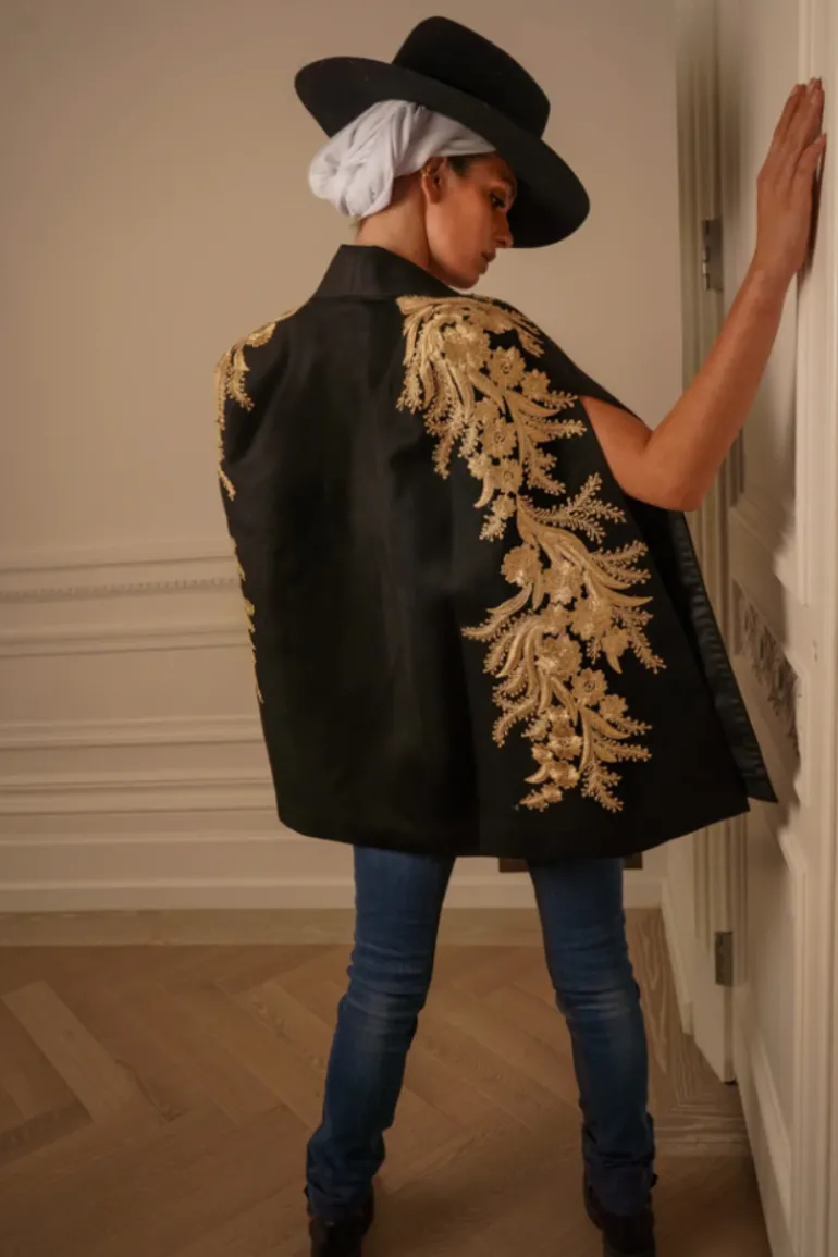 Jackets<CULT MIA ALYA TUXEDO CAPE WITH DETAILING