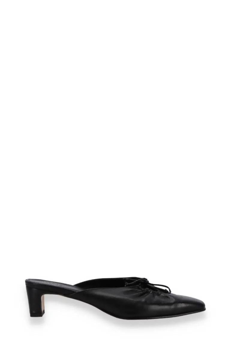 Heels<CULT MIA AMAR LEATHER MULES IN BLACK