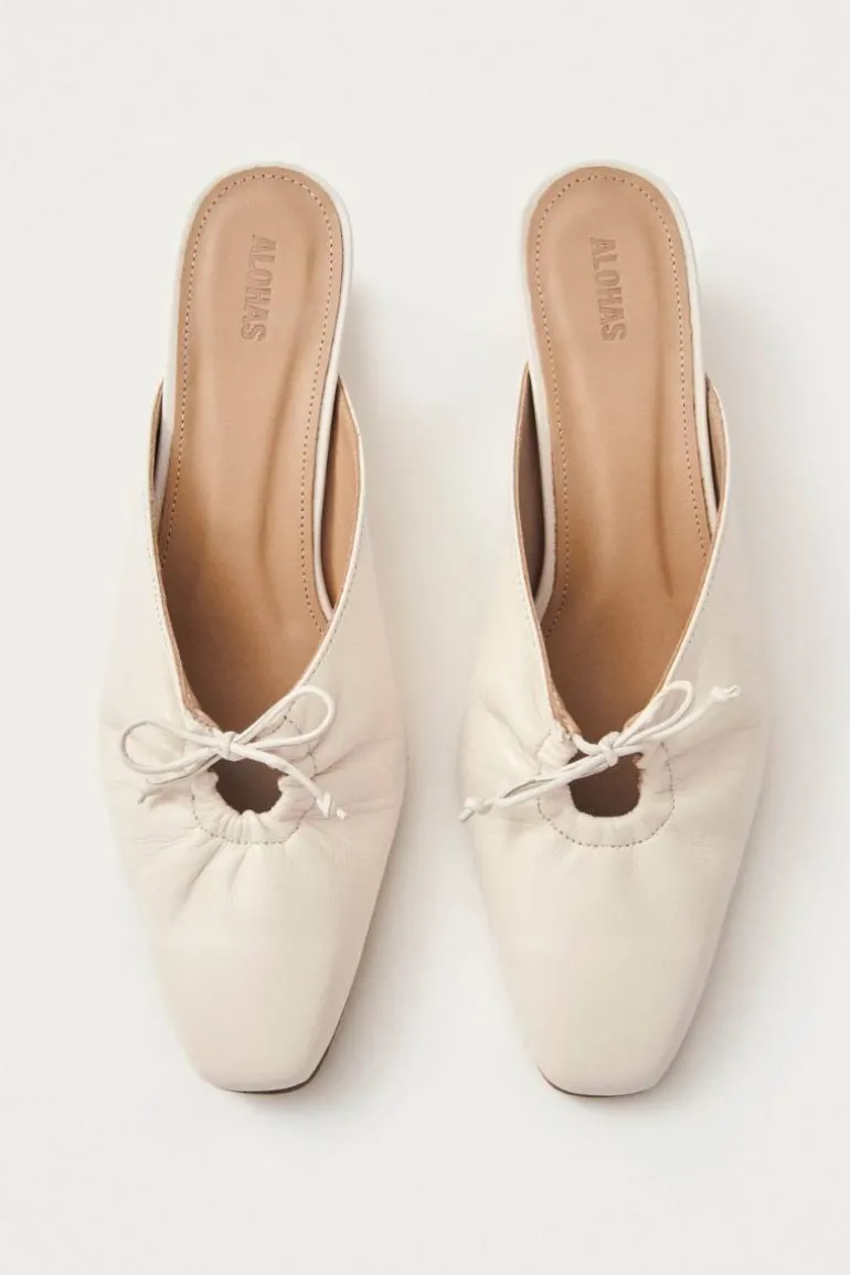 Heels<CULT MIA AMAR LEATHER MULES IN CREAM