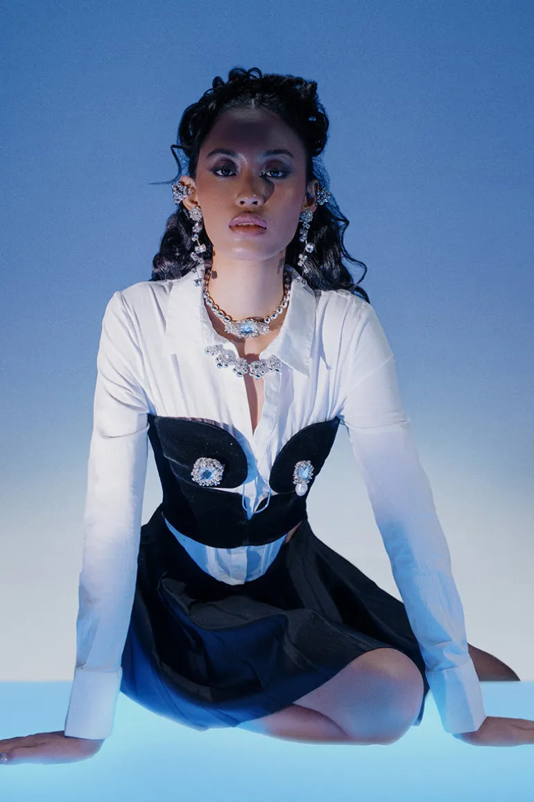 Necklaces<CULT MIA ARIA PEARL AND CRYSTAL CHOKER White, Silver