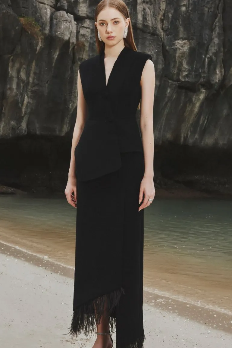 Outfit Sets<CULT MIA ASYMMETRIC SLEEVELESS BLAZER AND FEATHER SKIRT Black