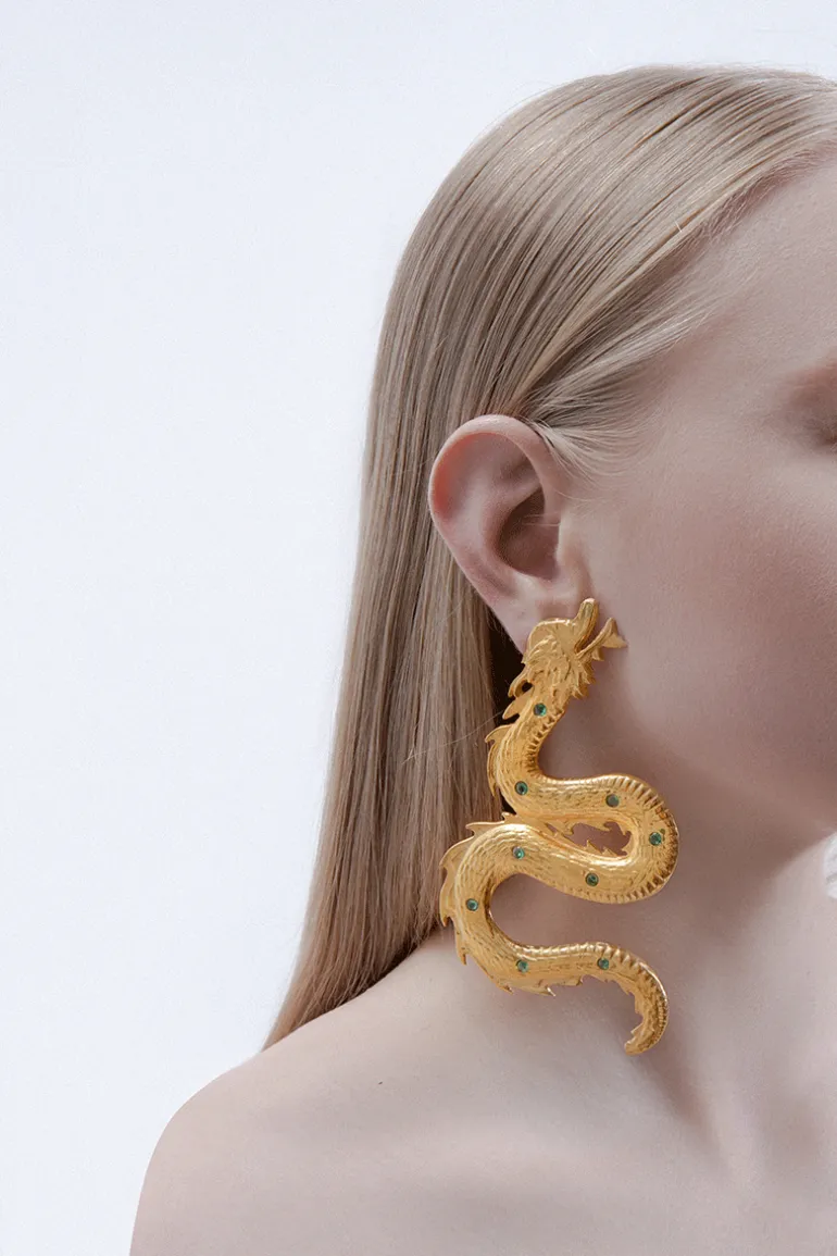 Earrings<CULT MIA BIG DRAGON EARRINGS WITH GREEN CRYSTAL STONES Gold