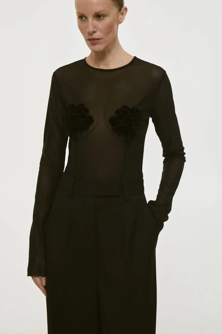 Tops<CULT MIA LONG SLEEVE EMBROIDERED TOP Black