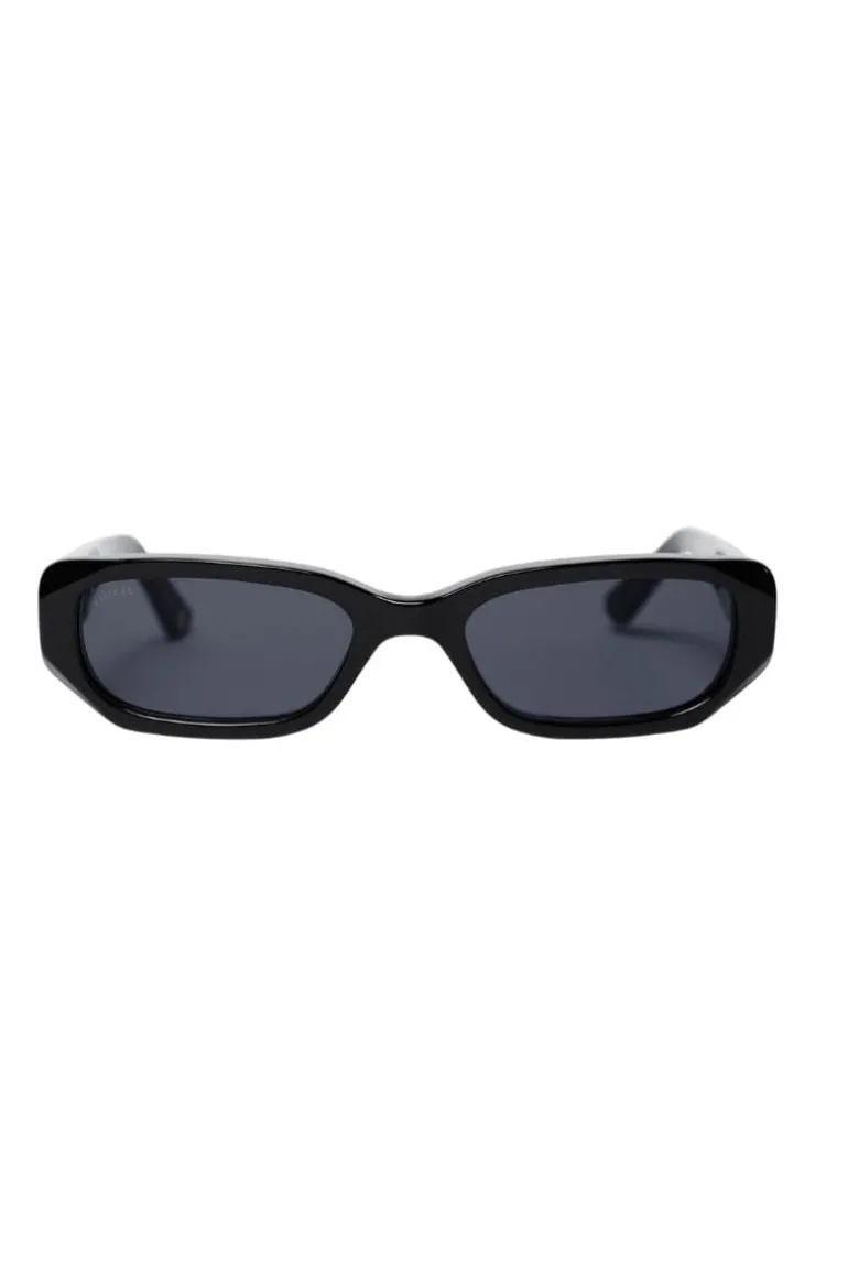 Sunglasses<CULT MIA ORE ROUNDED CATEYE SUNGLASSES Black