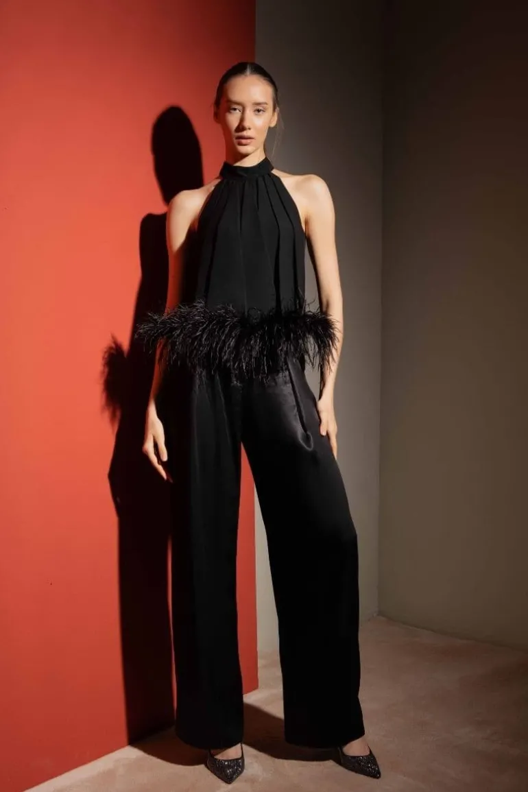 Tops<CULT MIA TRIANGLE FEATHER CAPE Black