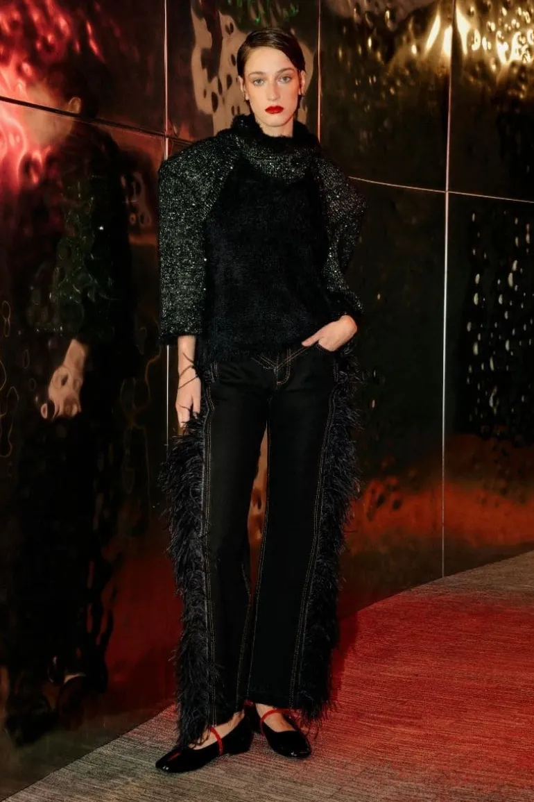 Knitwear<CULT MIA BLACK WOOL-BLEND SWEATER WITH SLEEVE DETAILING