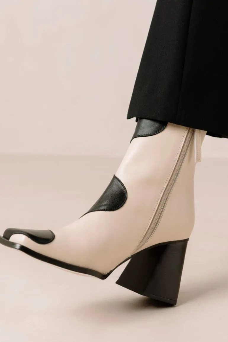 Boots<CULT MIA BLAIR BICOLOR BLACK CREAM ANKLE BOOTS