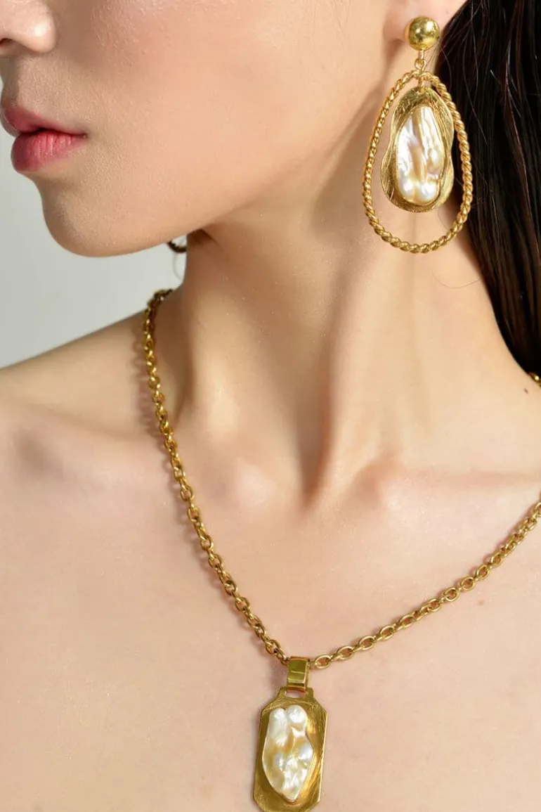 Earrings<CULT MIA BRAIDED PEARL PENDANT EARRINGS Gold Plated