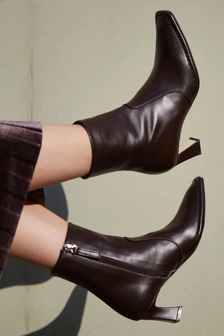 Boots<CULT MIA CALAIS CHOCOLATE ANKLE BOOTS Brown