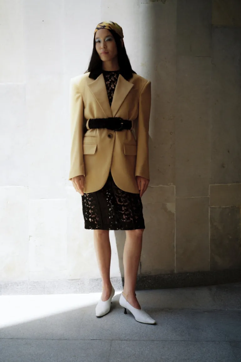 Blazers<CULT MIA BELTED BLAZER WITH FAUX FUR COLLAR Camel