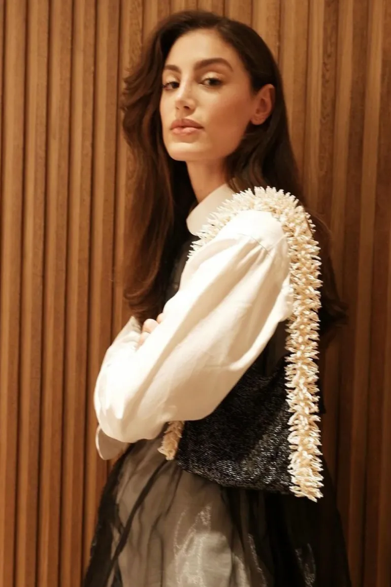 Shoulder Bags<CULT MIA CAMILA BAG IN BLACK AND CREAM Black & Cream
