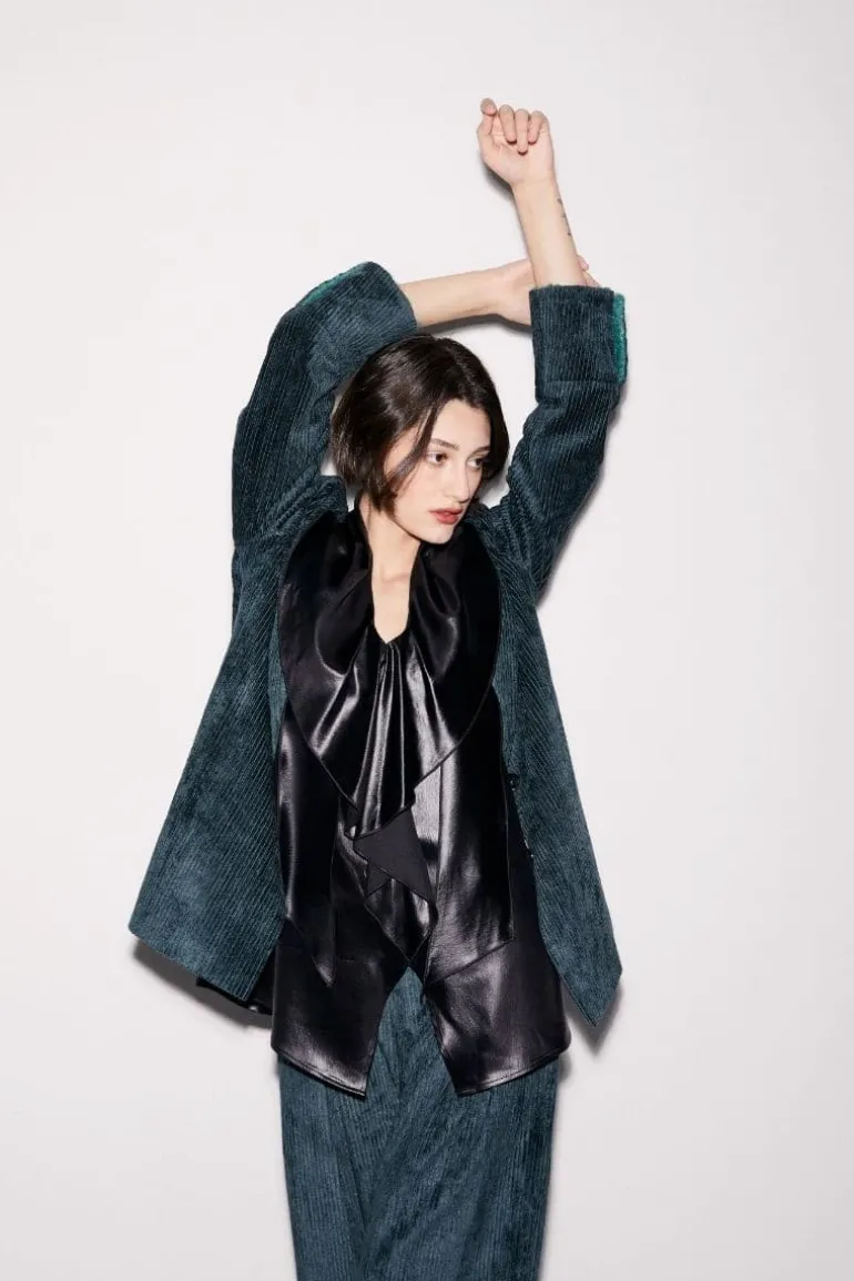 Tops<CULT MIA CARLYNE SHINEY TOP Black