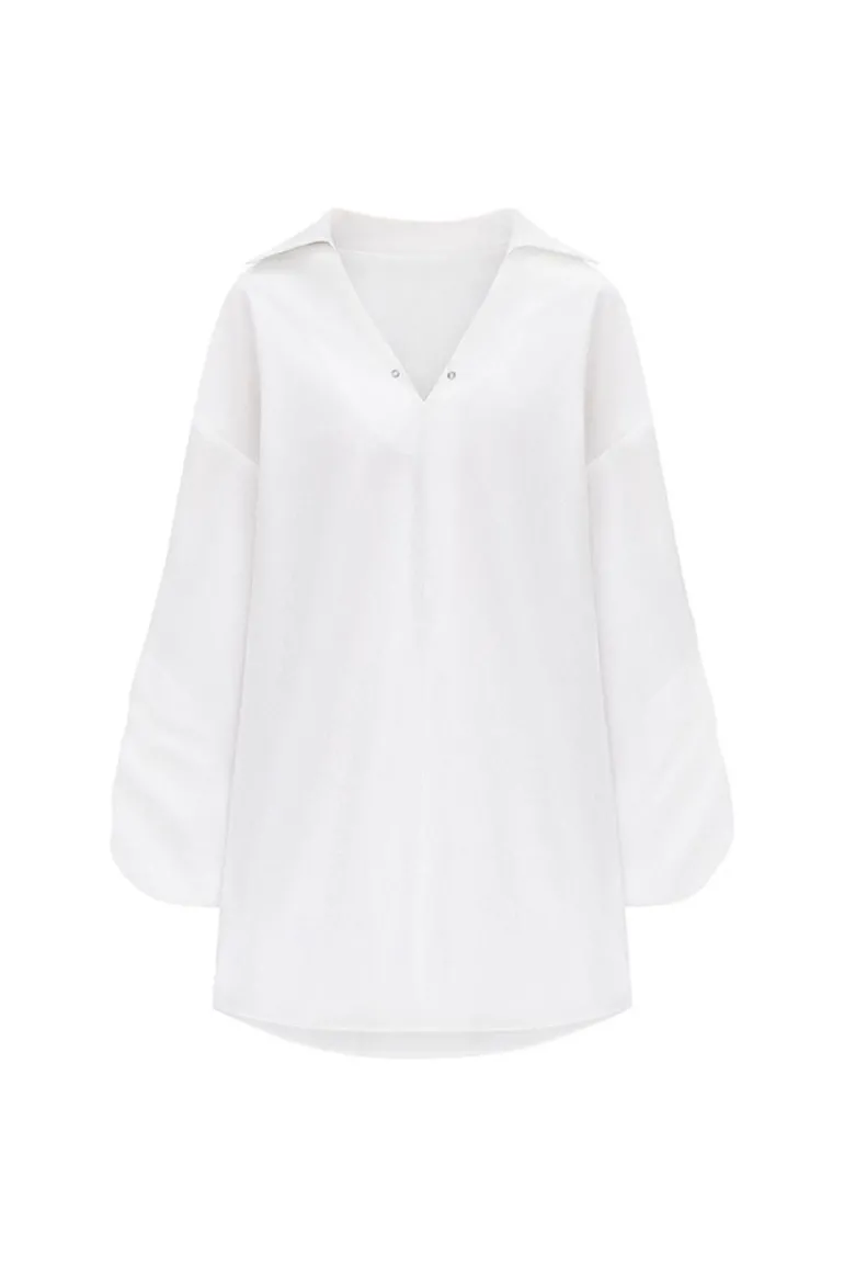 Tops<CULT MIA CHAMOMILE STRAIGHT COLLARED NECK POPLIN HIGH-LOW SHIRT IN White