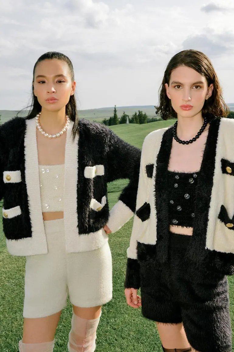 Knitwear<CULT MIA CLASSIC FLUFFY WHITE CARDIGAN White & Black