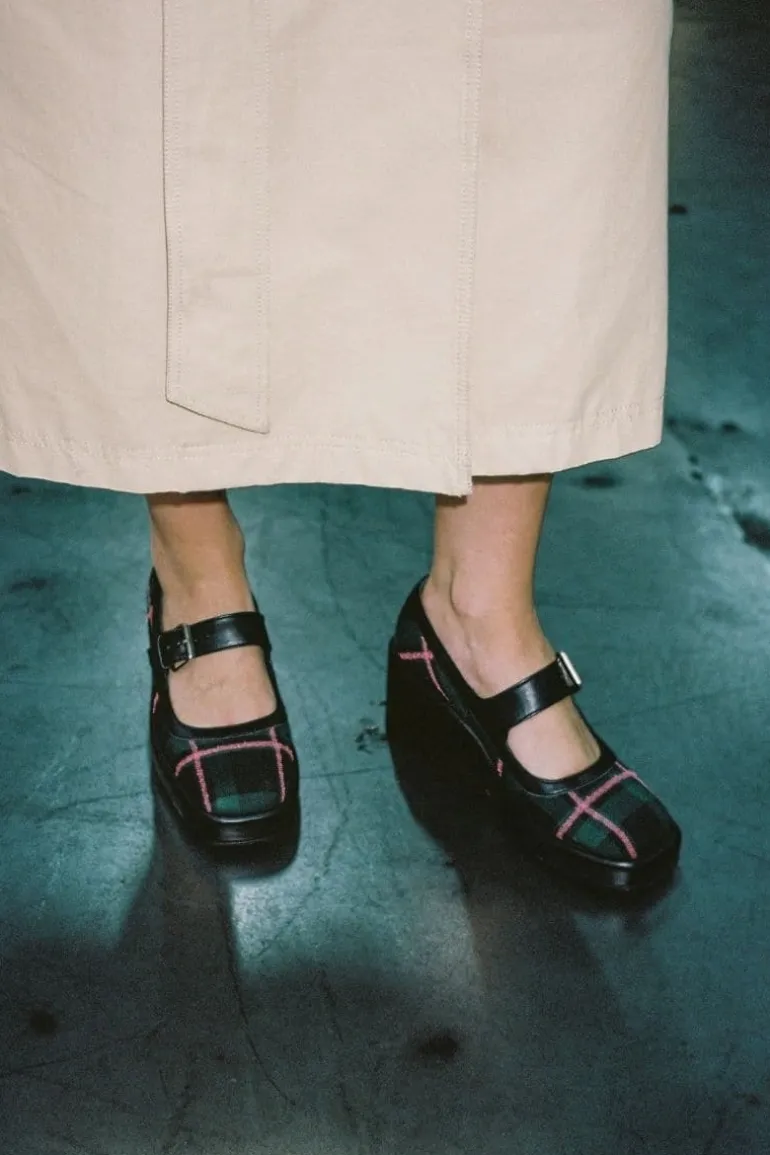 Flats<CULT MIA COMBINED PLAID MARY JANE Black/Green/Pink