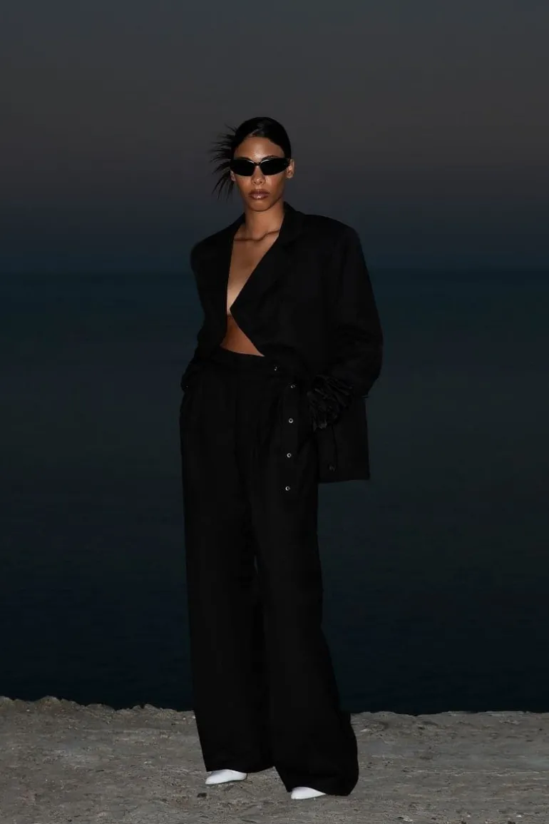 Blazers<CULT MIA CRUMPLE-SLEEVE LONG BLAZER Black