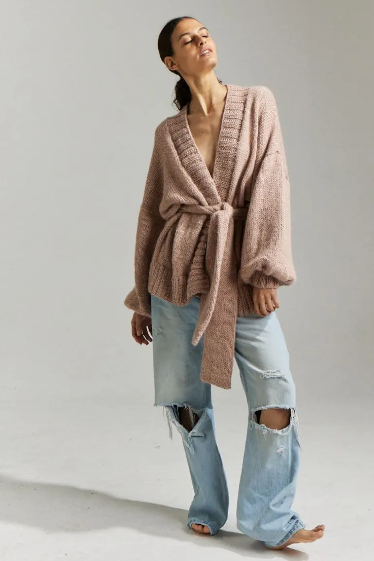 Knitwear<CULT MIA DEMOISELLE OVERSIZED BELTED CARDIGAN Blush