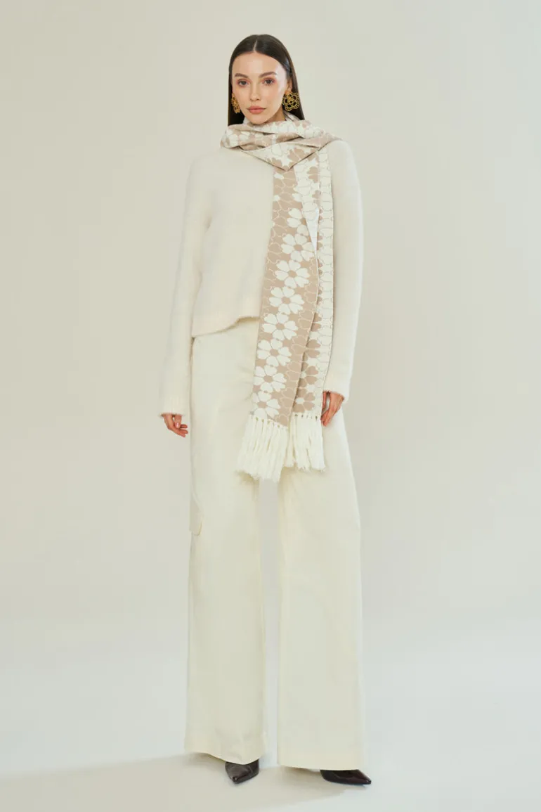 Scarves<CULT MIA DESERT BLOOM KNIT SCARF White