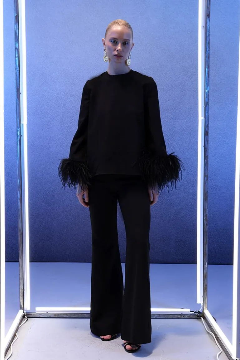 Outfit Sets<CULT MIA EMBELLISHED FEATHER RELAXED TOP AND PANTS SET Midnight black