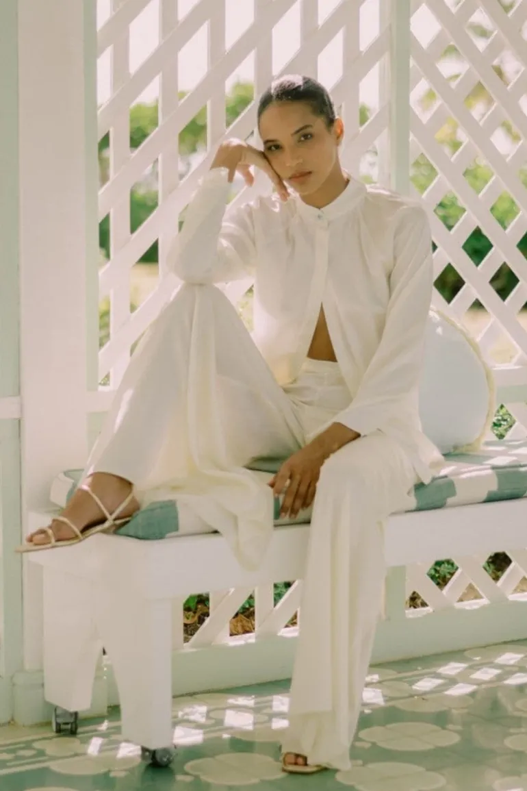 Tops<CULT MIA ESFERA SILKY WHITE BLOUSE Off White