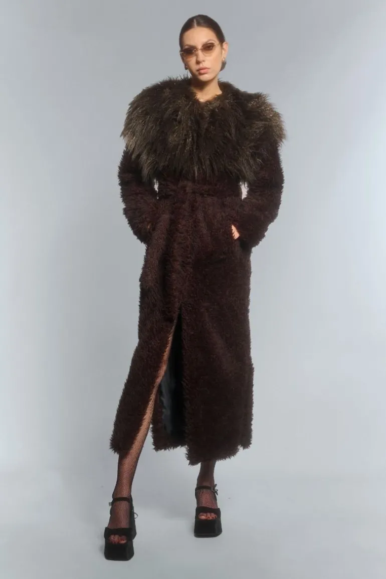 Coats<CULT MIA FAUX FUR MAXI COAT WITH FLARED SLEEVES IN BROWN Dark brown