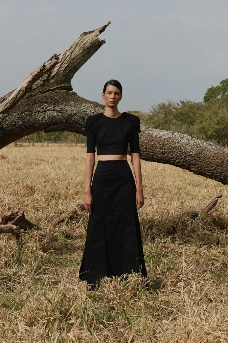 Tops<CULT MIA FEDORA CROPPED TOP Black Buffalo