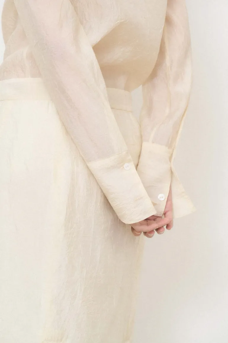 Tops<CULT MIA FITTED SHIRT IN Gold