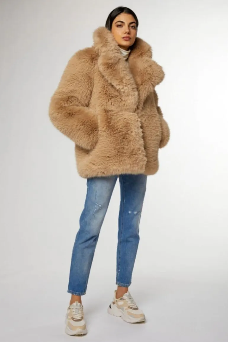 Jackets<CULT MIA FLUFFY FAUX FUR JACKET Camel