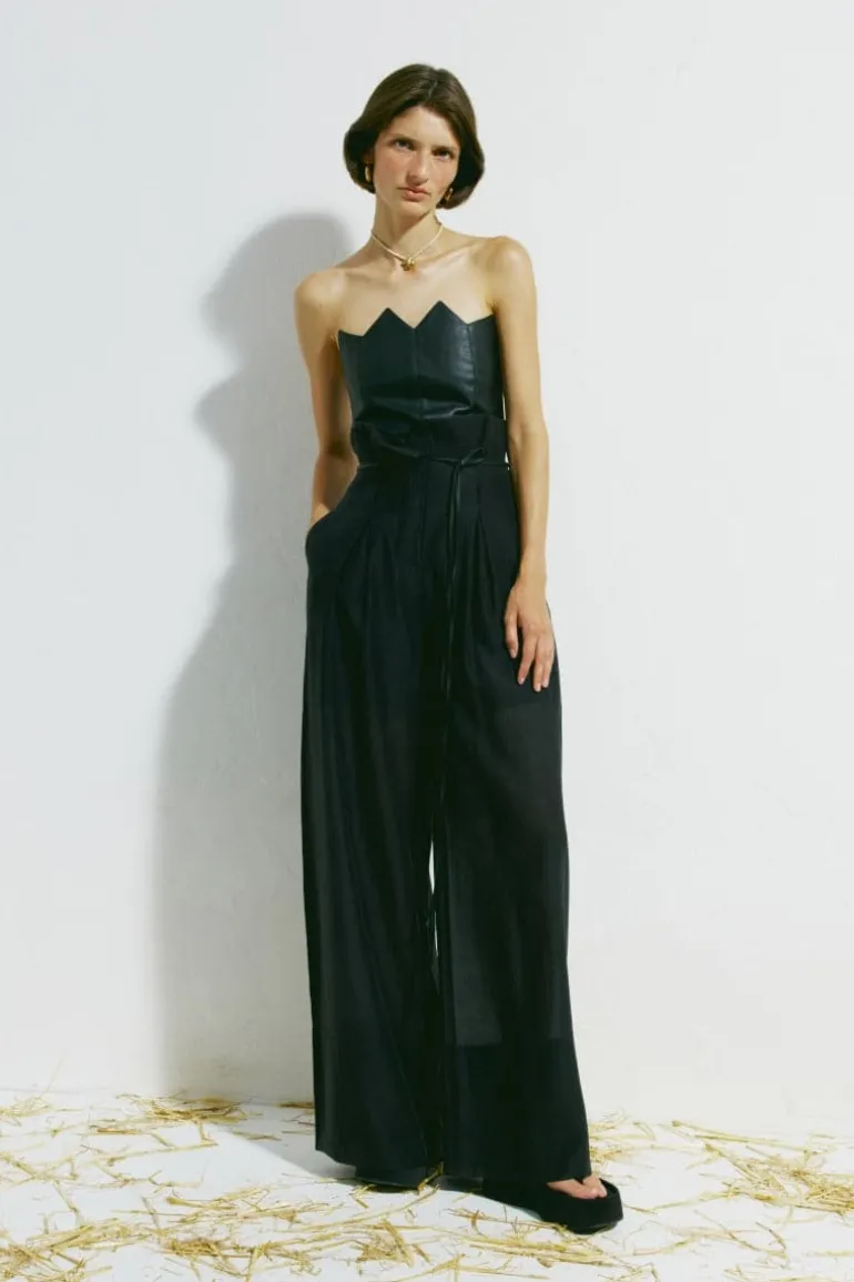 Tops<CULT MIA GONT SCALLOPED EDGE CORSET Black