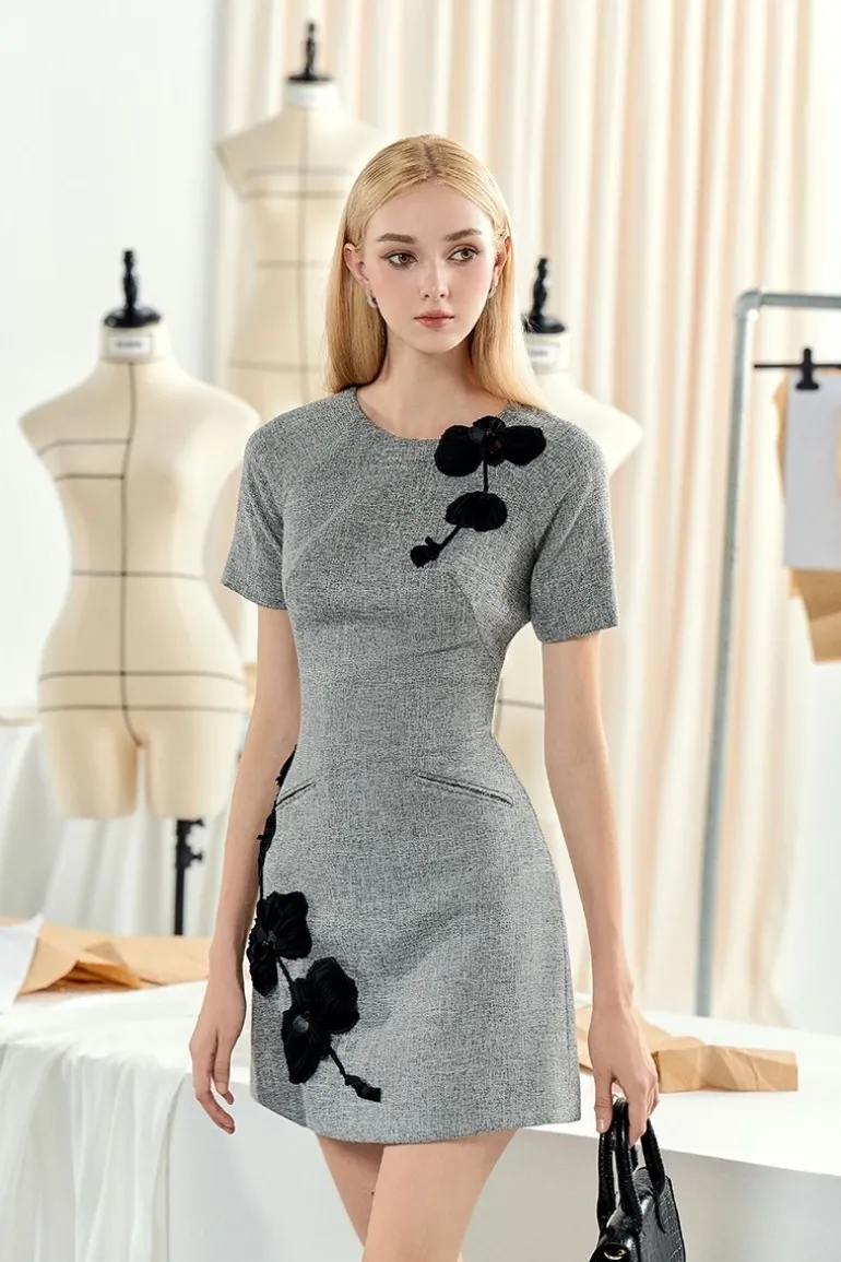 Dresses | Mini Dresses<CULT MIA A-LINE FLORAL EMBRACE MIDI DRESS Gray