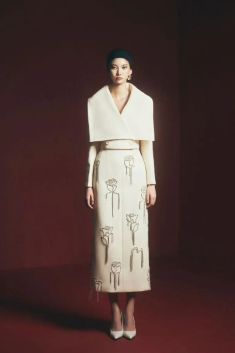 Skirts<CULT MIA GRAYSON SHEATH FLORAL MIDI SKIRT Cream