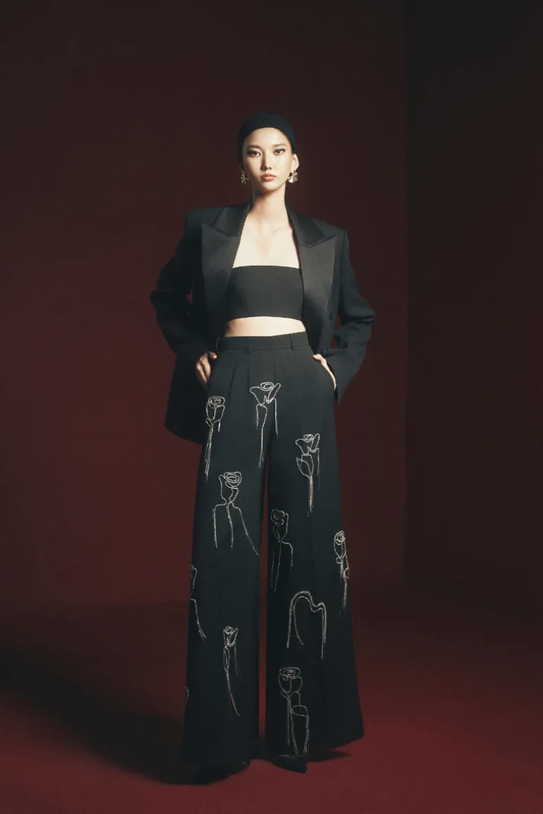 Pants<CULT MIA GRAYSON STRAIGHT WIDE LEG FLOOR LENGTH PANTS IN Black