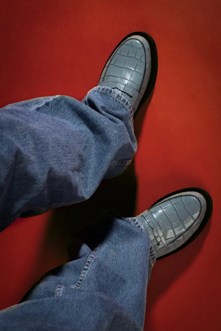 Flats<CULT MIA GVASALIA X CROC-EFFECT LEATHER LOAFERS Sky Blue