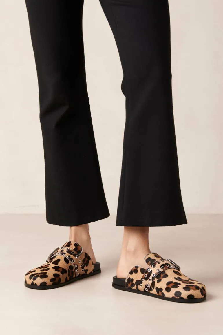 Heels<CULT MIA HALIA LEATHER MULES IN SOFT BEIGE