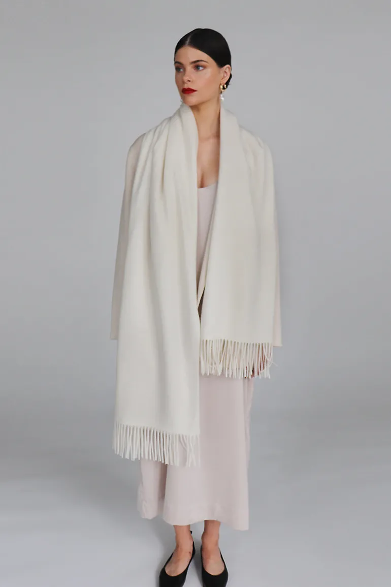 Scarves<CULT MIA HELENA CASHMERE SHAWL IN Blanc
