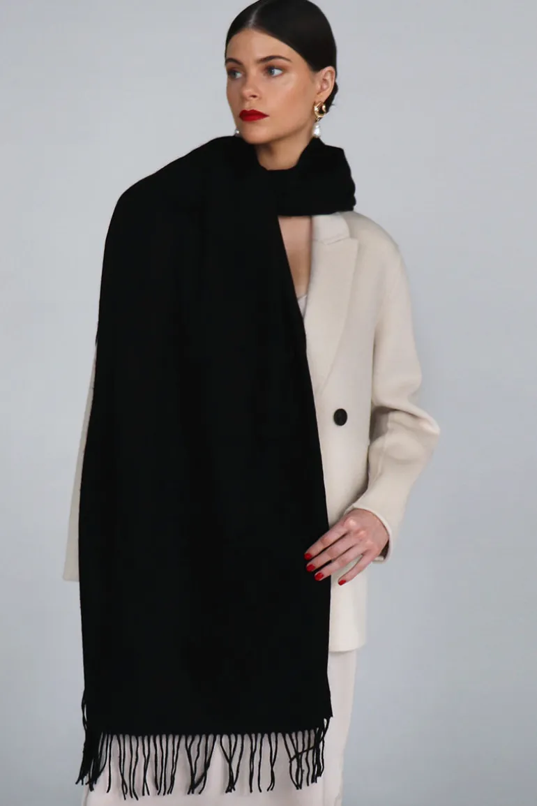 Scarves<CULT MIA HELENA CASHMERE SHAWL IN Nero