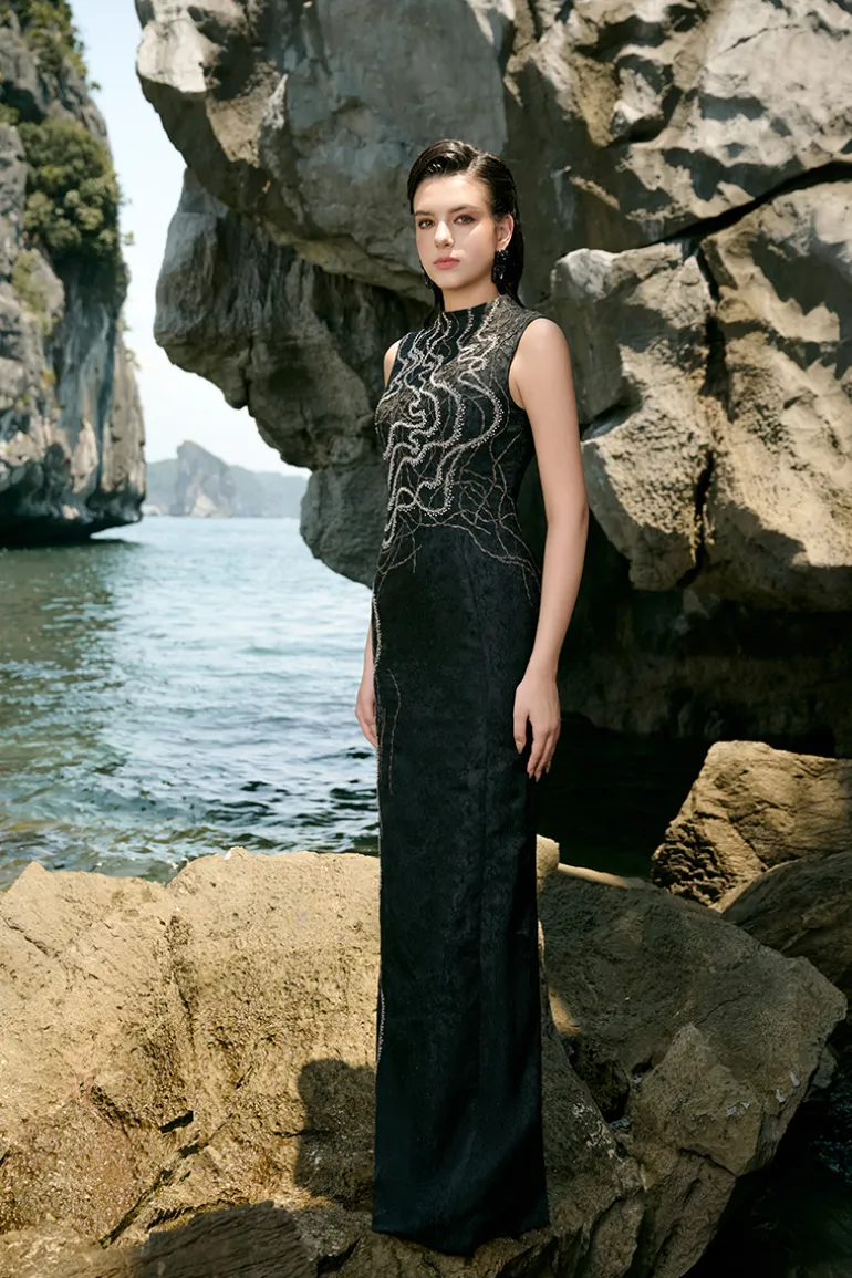 Dresses | Gowns<CULT MIA HIGH NECK CRYSTAL EMBELLISHED STRAIGHT DRESS Black