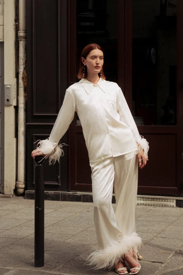 Sleep & Loungewear<CULT MIA BRIDE-TO-BE SILK PARTY PAJAMAS SET WITH REMOVABLE FEATHERS Ivory
