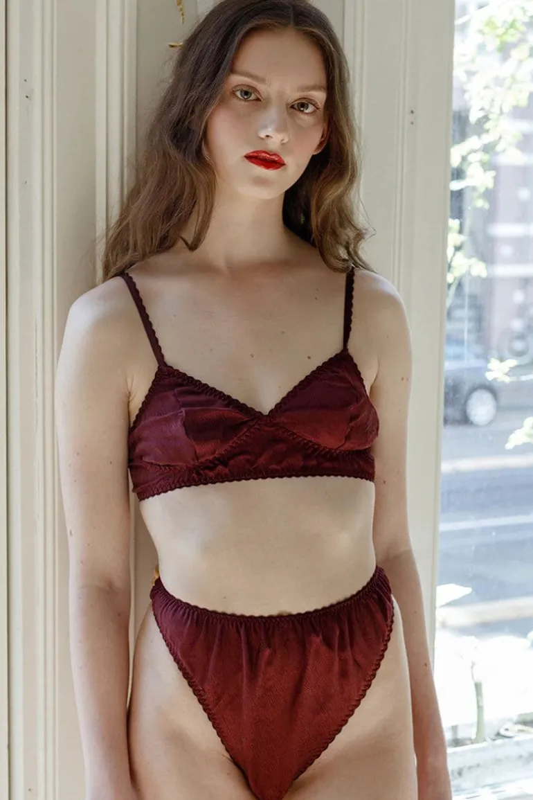Lingerie<CULT MIA JACQUARD SOFT BRA AND JACQUARD HIGH WAIST STRING SET Burgundy