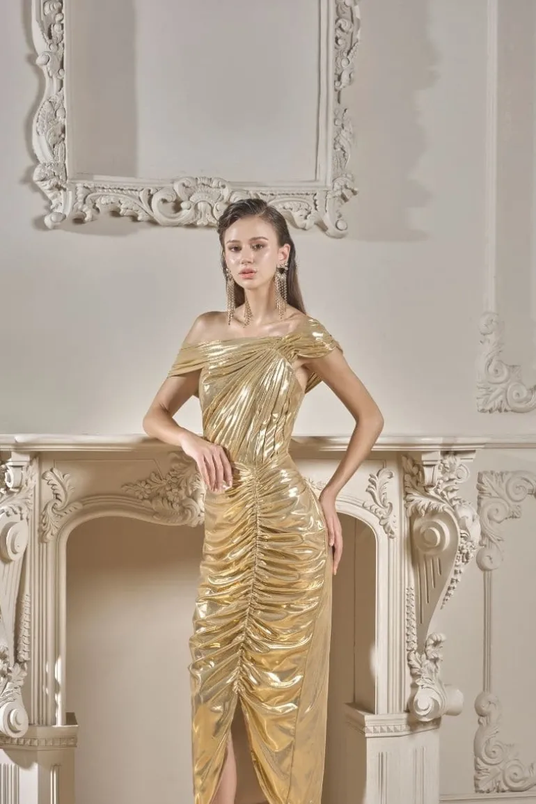 Dresses | Midi Dresses<CULT MIA JOANNA LAMÉ PLEATED DRESS Gold