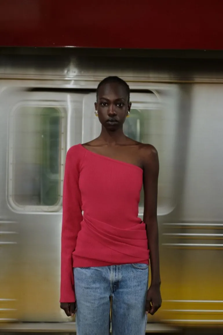 Tops<CULT MIA KAIRI TOP IN Bubblegum