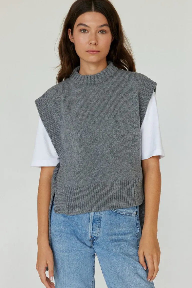 Knitwear<CULT MIA KALVOS VEST IN DOVEY GRAY Dove Grey