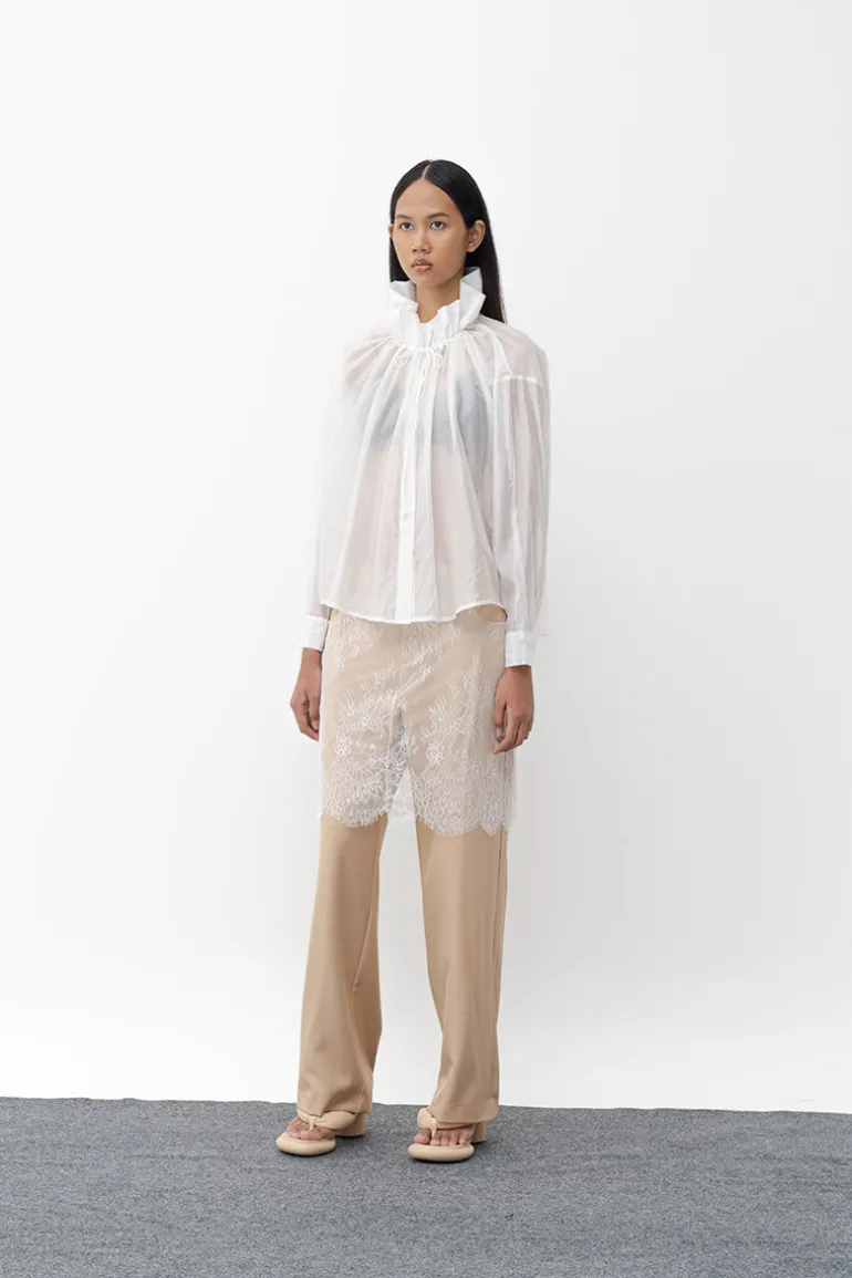 Tops<CULT MIA LESTARI SILK BLEND TOP White