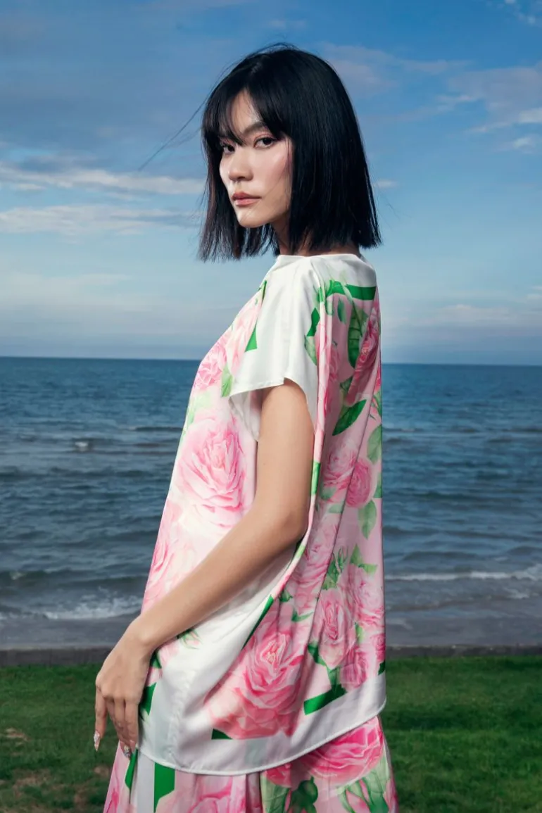 Outfit Sets<CULT MIA LILIANE SHORT SLEEVED SILK TOP AND WIDE-LEG PANTS SET White & Pink Pattern