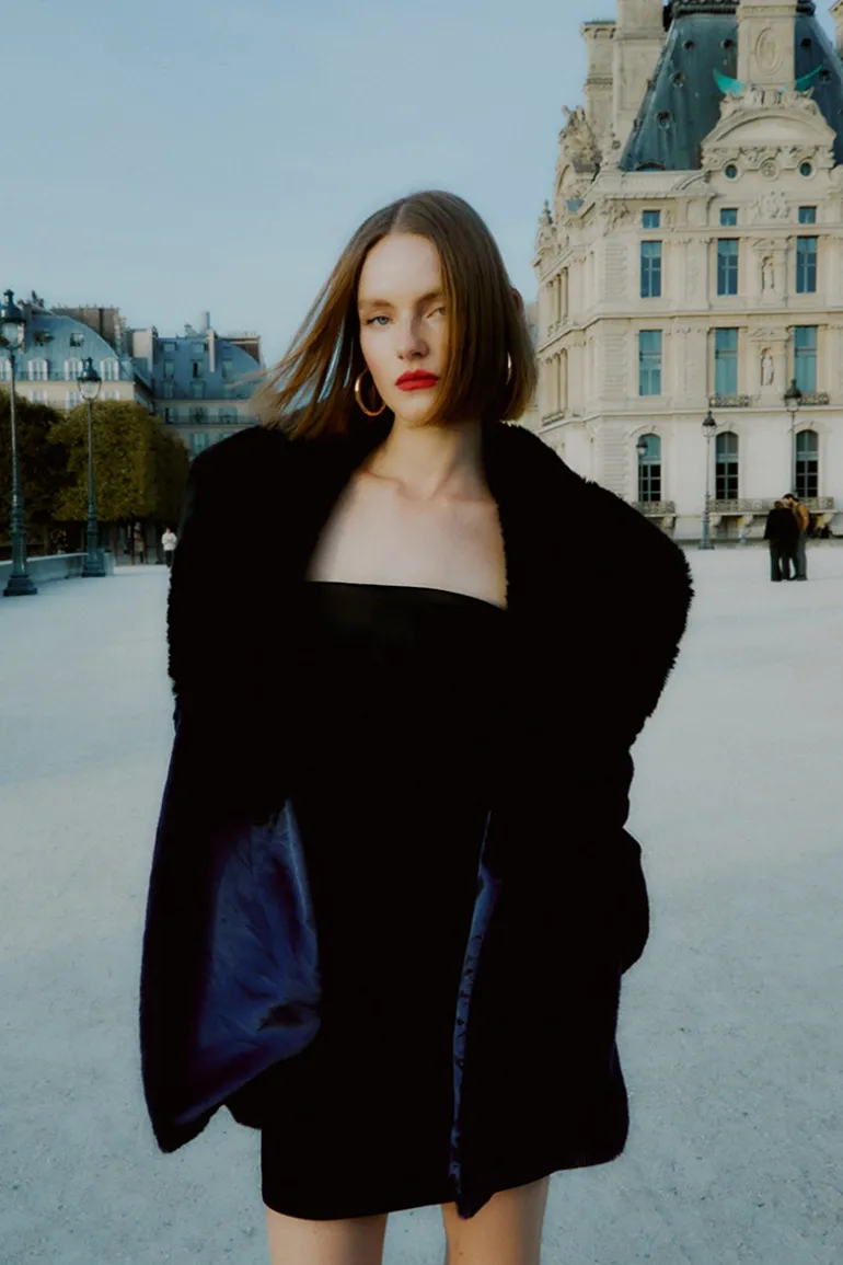 Coats<CULT MIA MADELINE VEGAN FUR COAT Navy