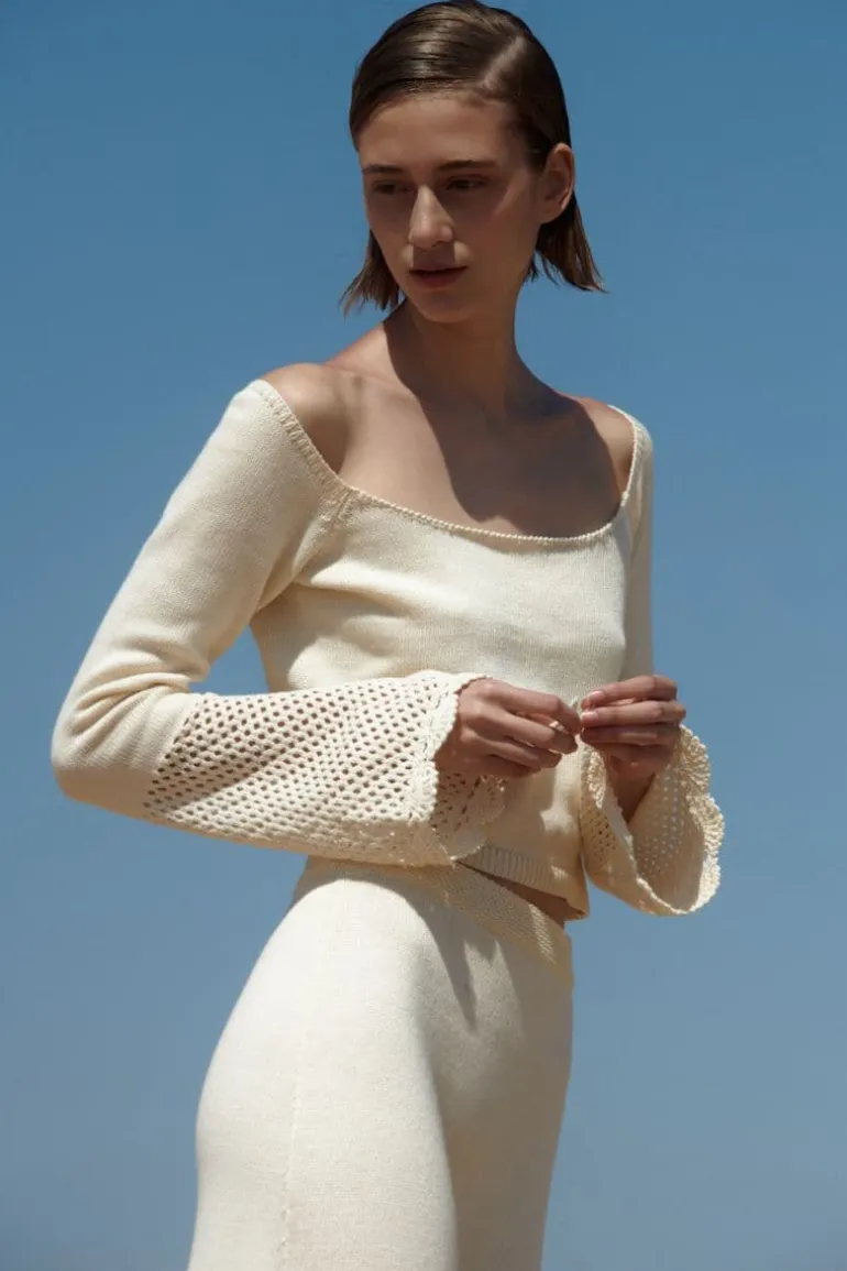 Tops<CULT MIA MARILU BELL SLEEVE TOP Off White