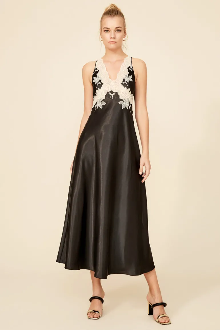 Sleep & Loungewear<CULT MIA MELANIE LONG SILK SATIN TRIMMED NIGHTGOWN Black
