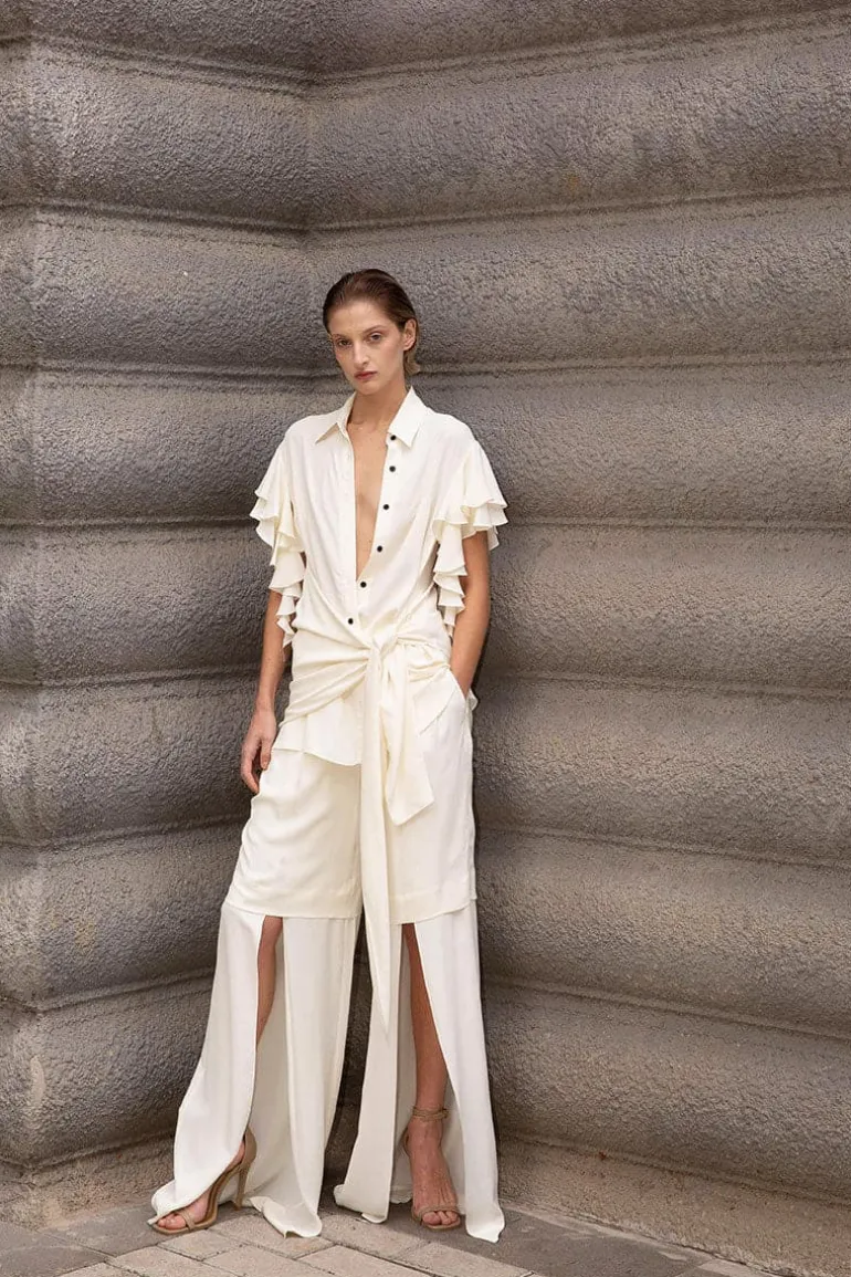 Tops<CULT MIA SLEEVE-LESS SHIRT Milky White